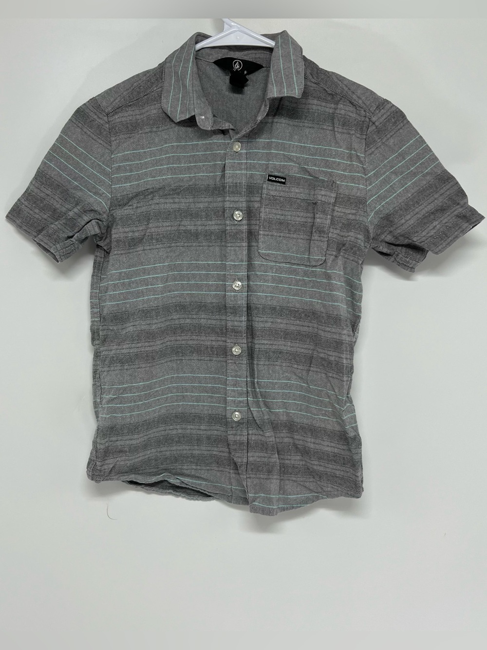 Volcom boys button down shirt medium